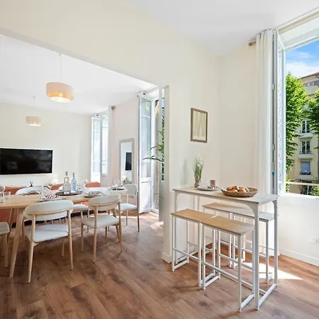 Spacious In Port Of