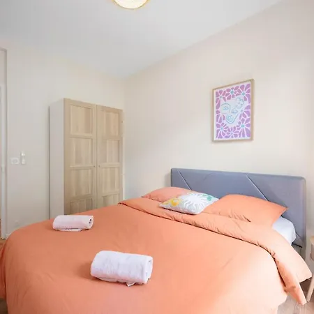Spacious In Port Of