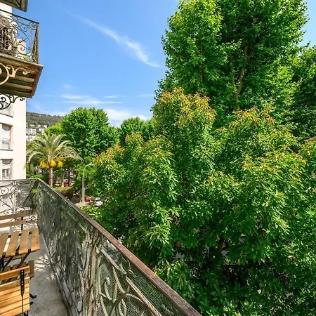Spacious In Port Of * Nice